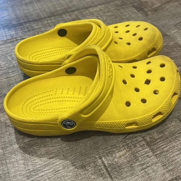 Unisex Crocs - Clogs/Sandals - Yellow - Size M5/W7 - Good Used Condition!! - Picture 3 of 9